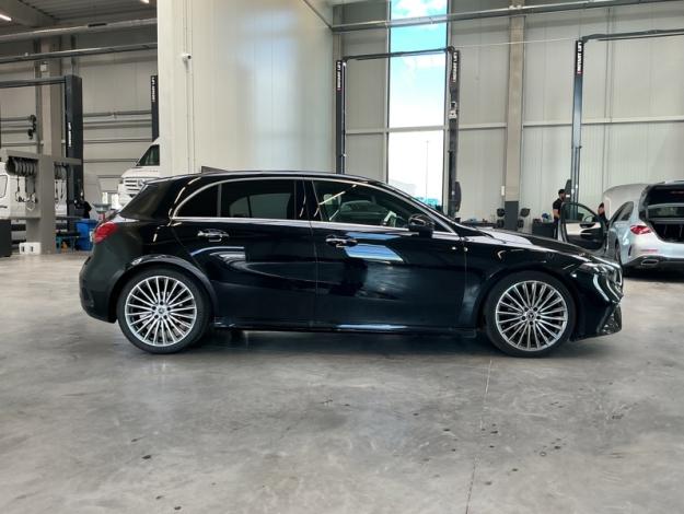 MERCEDES-BENZ A 180 AMG Line  