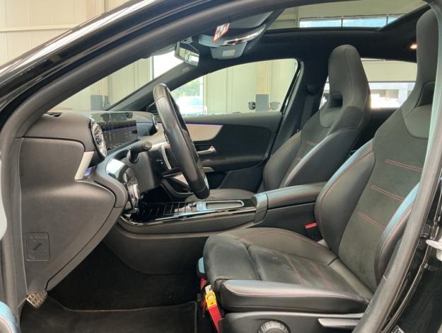 MERCEDES-BENZ A 180 AMG Line  