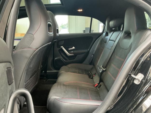 MERCEDES-BENZ A 180 AMG Line  