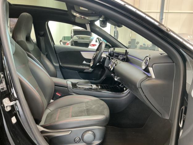 MERCEDES-BENZ A 180 AMG Line  
