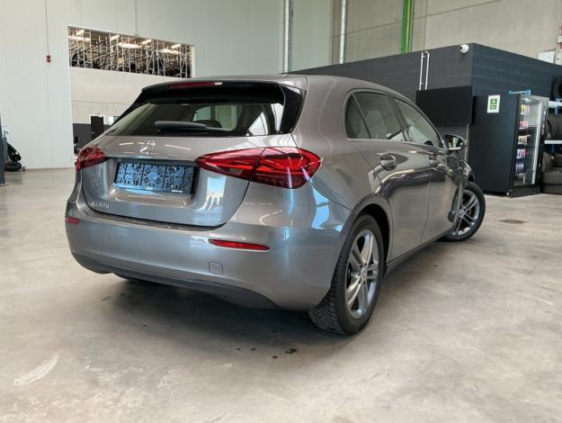 MERCEDES-BENZ A 180 d Facelift Essential Line  