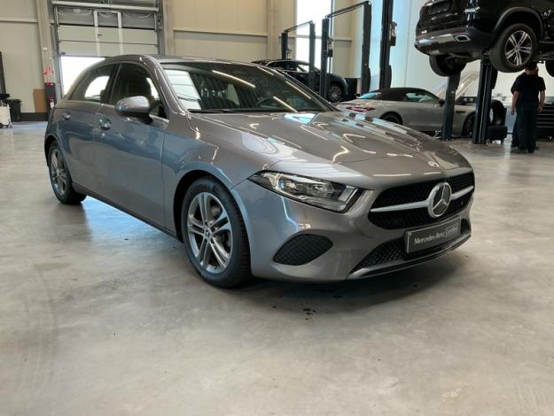 MERCEDES-BENZ A 180 d Facelift Essential Line  