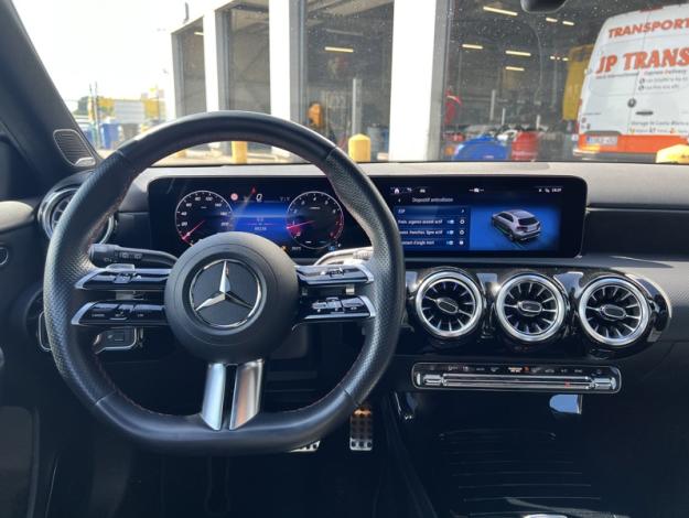 MERCEDES-BENZ A 180 AMG Pack Night Toit Pano  