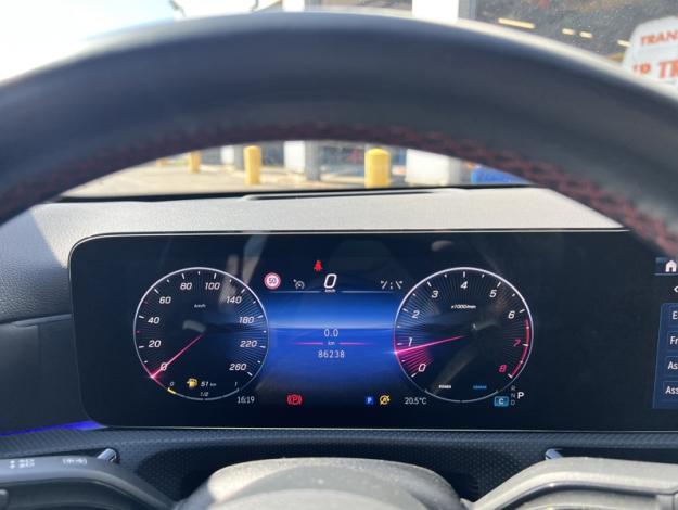 MERCEDES-BENZ A 180 AMG Pack Night Toit Pano  