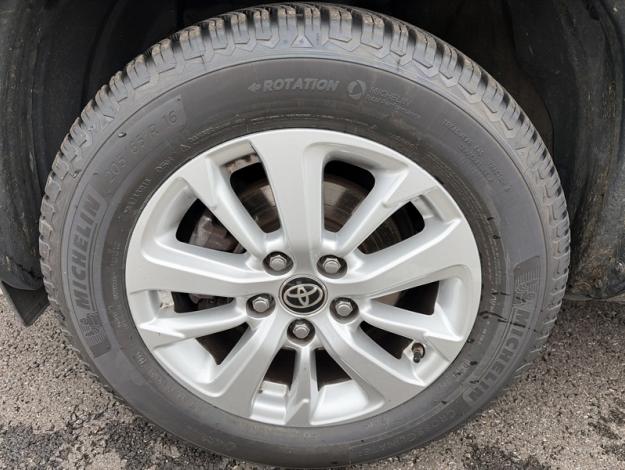 TOYOTA Yaris Cross 116H DYNAMIC BUSINESS AWD   