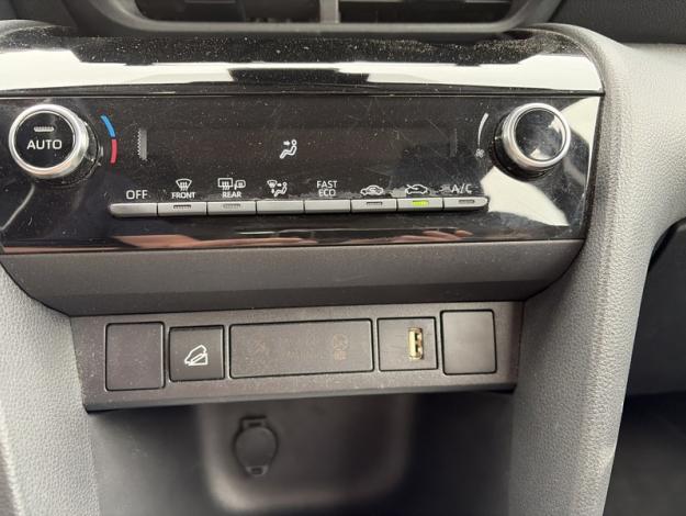 TOYOTA Yaris Cross 116H DYNAMIC BUSINESS AWD   