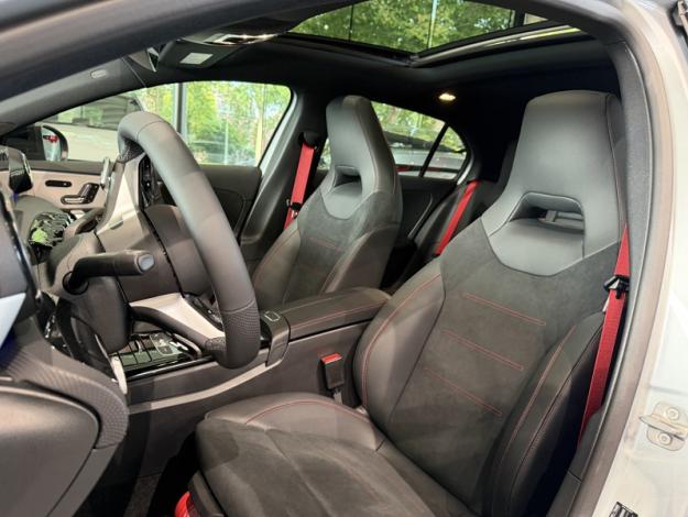MERCEDES-BENZ Classe A AMG A 35 4MATIC Compacte  Mercedes-AMG A 35 4MATIC