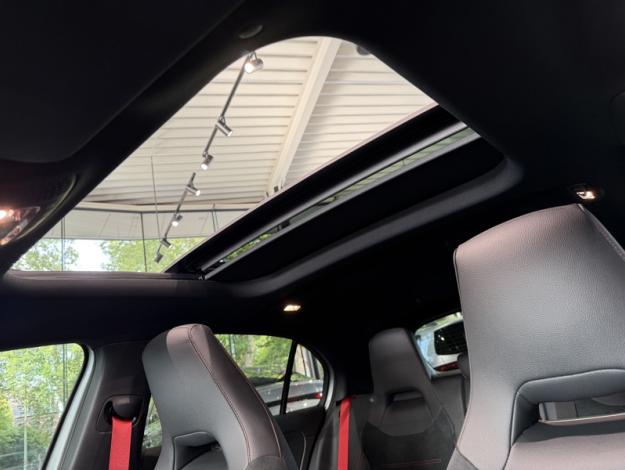 MERCEDES-BENZ Classe A AMG A 35 4MATIC Compacte  Mercedes-AMG A 35 4MATIC