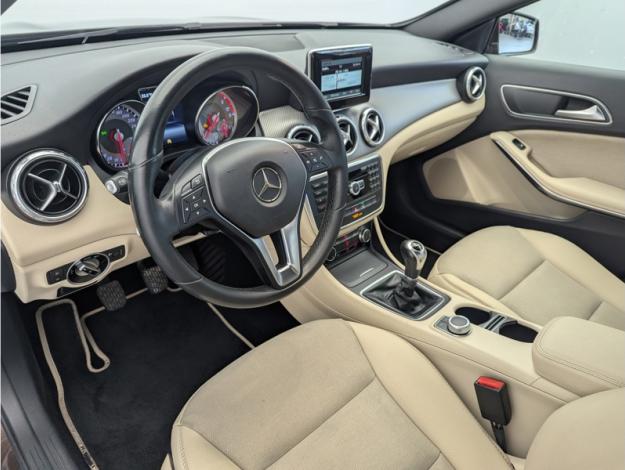 MERCEDES-BENZ GLA 180 d  