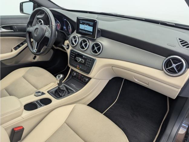 MERCEDES-BENZ GLA 180 d  