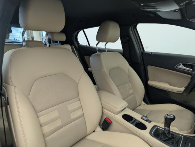 MERCEDES-BENZ GLA 180 d  