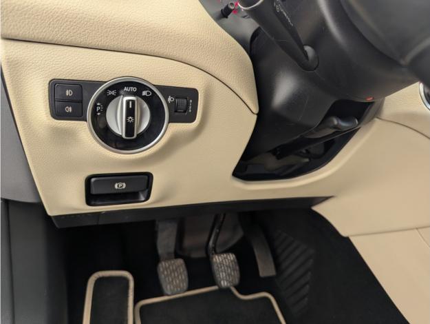 MERCEDES-BENZ GLA 180 d  