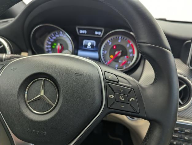 MERCEDES-BENZ GLA 180 d  