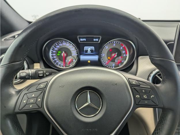 MERCEDES-BENZ GLA 180 d  