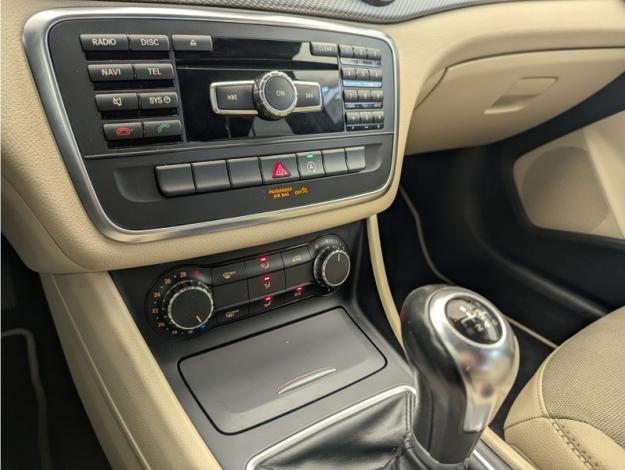 MERCEDES-BENZ GLA 180 d  