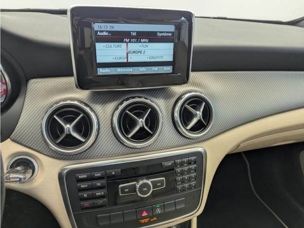 MERCEDES-BENZ GLA 180 d  
