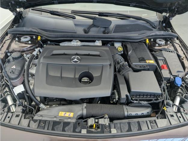 MERCEDES-BENZ GLA 180 d  