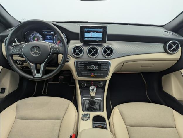 MERCEDES-BENZ GLA 180 d  