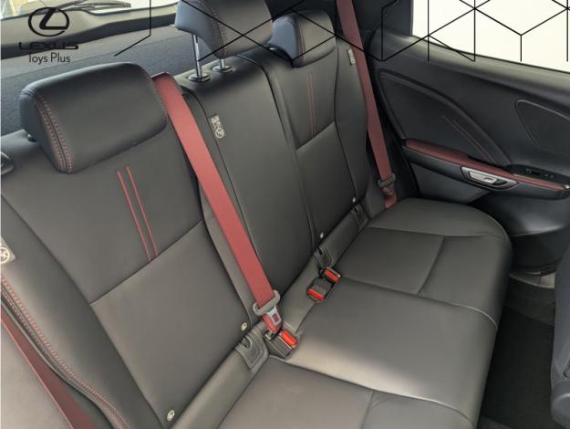 LEXUS LBX 1.5 136H 2WD Vibrant Edition  