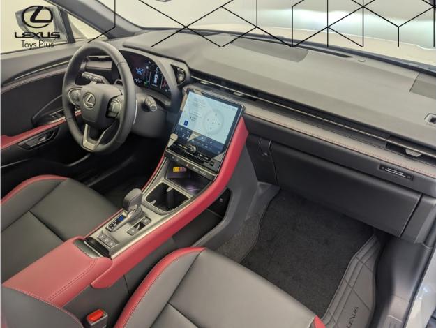 LEXUS LBX 1.5 136H 2WD Vibrant Edition  