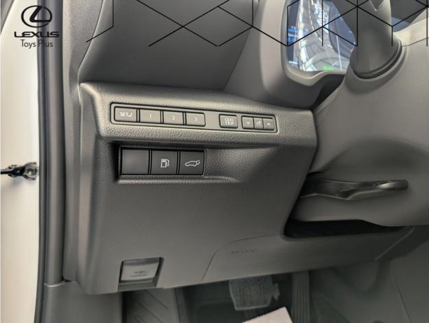 LEXUS LBX 1.5 136H 2WD Vibrant Edition  