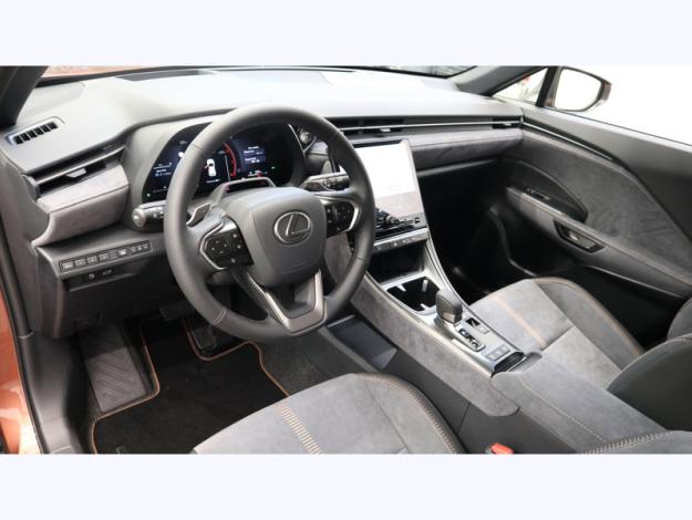 LEXUS LBX 1.5 136H 2WD Cool Pack Advanced  LBX HYBRIDE 2WD COOL PKADVANCED MY26