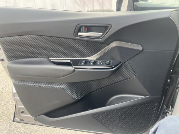 TOYOTA C-HR 1.8 HYBRIDE 122 GRAPHIC  