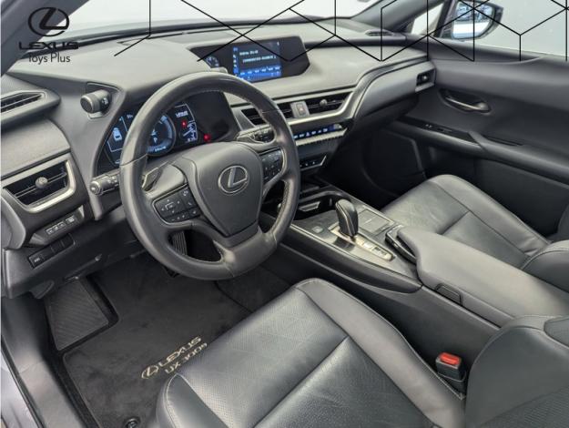 LEXUS UX 300E Luxe  