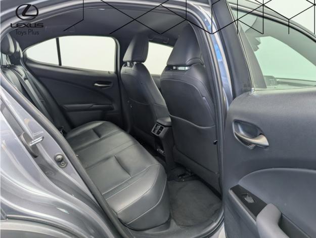 LEXUS UX 300E Luxe  