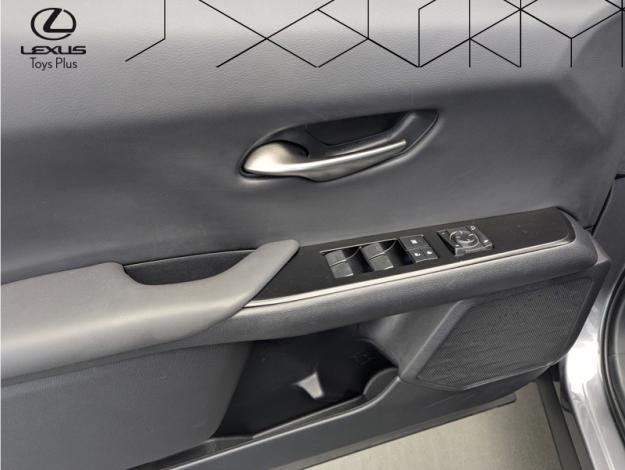 LEXUS UX 300E Luxe  