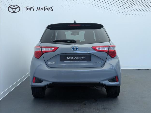 TOYOTA Yaris 100H Collec Zen Nav GrisManhaSRMY18  