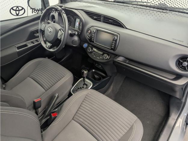 TOYOTA Yaris 100H Collec Zen Nav GrisManhaSRMY18  