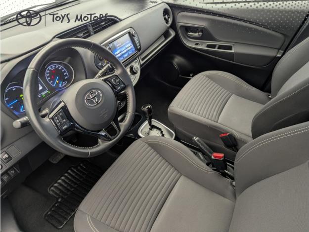 TOYOTA Yaris 100H Collec Zen Nav GrisManhaSRMY18  