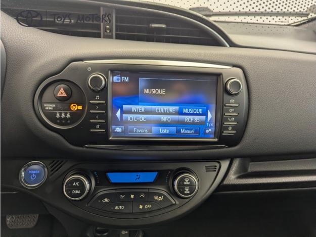TOYOTA Yaris 100H Collec Zen Nav GrisManhaSRMY18  