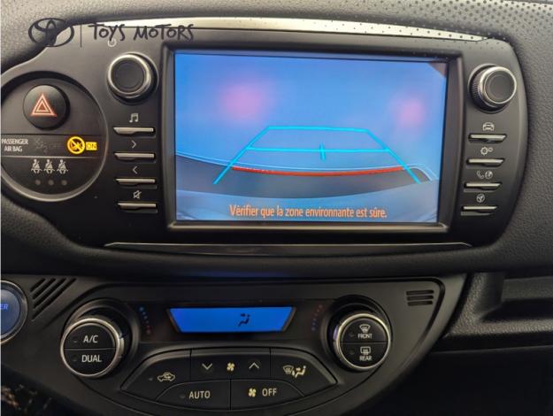 TOYOTA Yaris 100H Collec Zen Nav GrisManhaSRMY18  