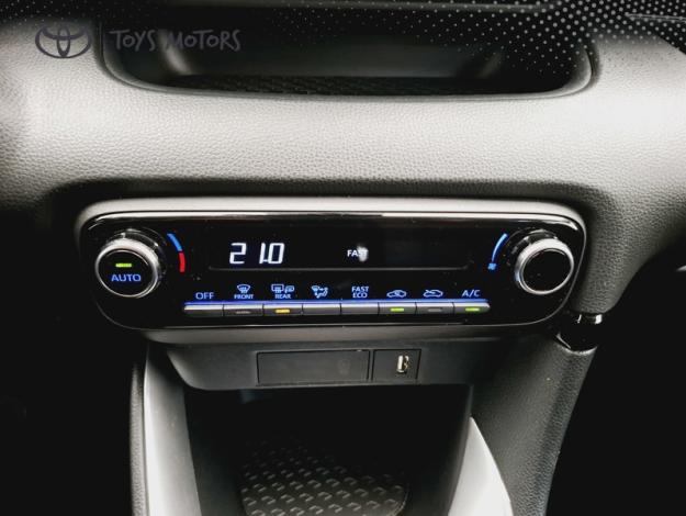 TOYOTA Yaris 116h Dynamic  