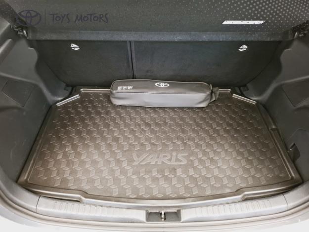 TOYOTA Yaris 116h Dynamic  