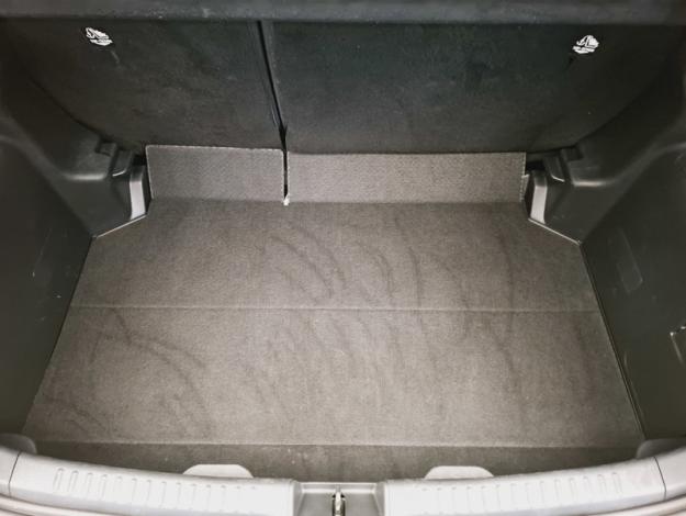 TOYOTA Yaris 116h Design  
