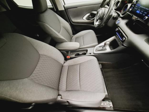 TOYOTA Yaris 116h Design  