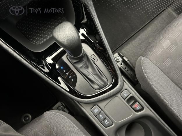 TOYOTA Yaris 116h Design  