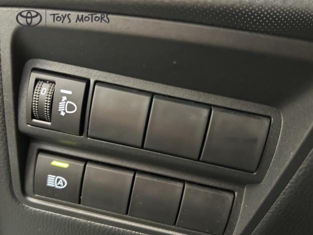 TOYOTA Yaris 116h Design  