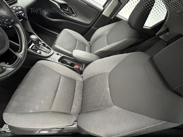 TOYOTA Yaris 116h Design  