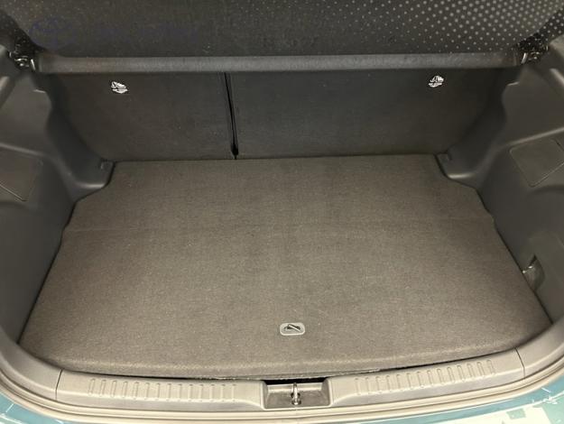 TOYOTA Yaris 116h Design  