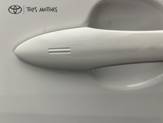 TOYOTA Yaris 116h Dynamic  