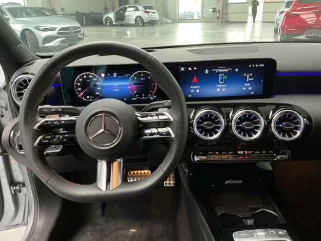MERCEDES-BENZ A 180 d AMG Line  