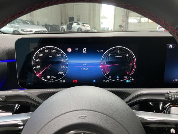 MERCEDES-BENZ A 180 d AMG Line  