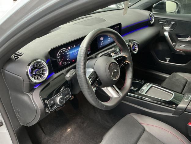 MERCEDES-BENZ A 180 d AMG Line  