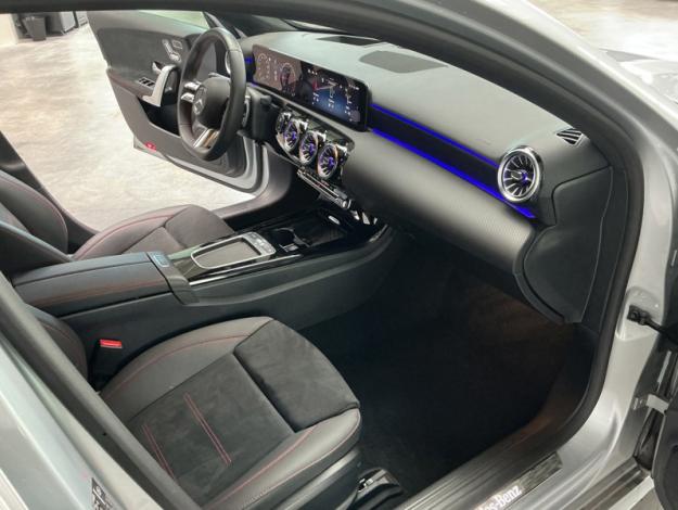 MERCEDES-BENZ A 180 d AMG Line  