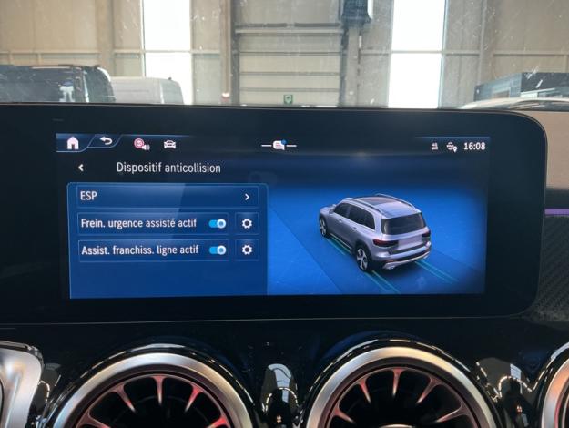 MERCEDES-BENZ GLB GLB 180 d