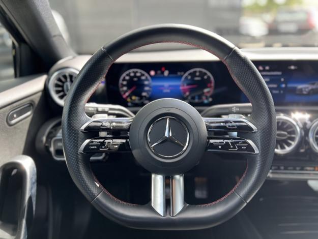 MERCEDES-BENZ A A 180 d